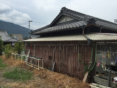 子供部屋増築前の母屋の外観。