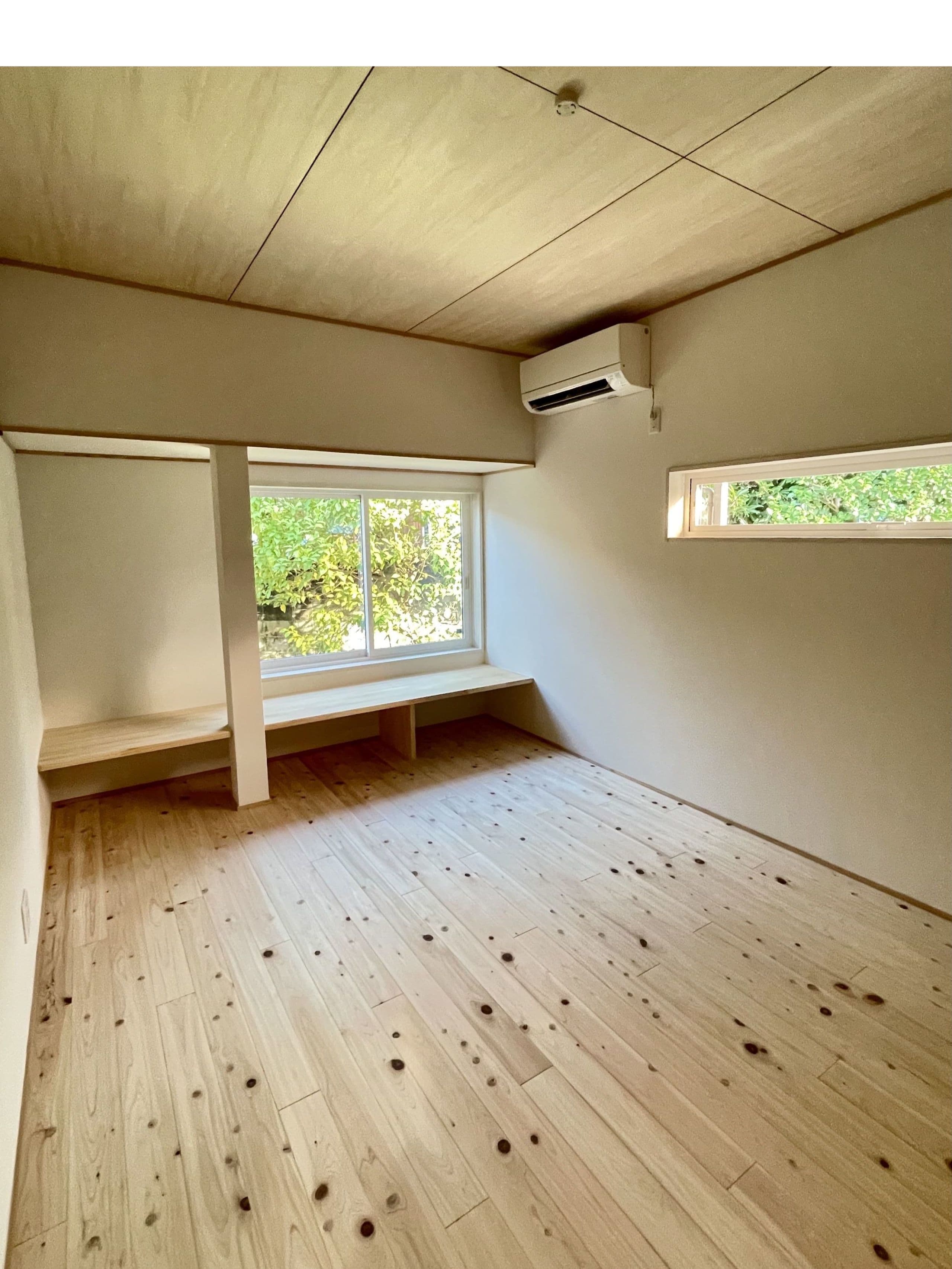 自然素材で仕上げた、安心して過ごせる子供のための空間