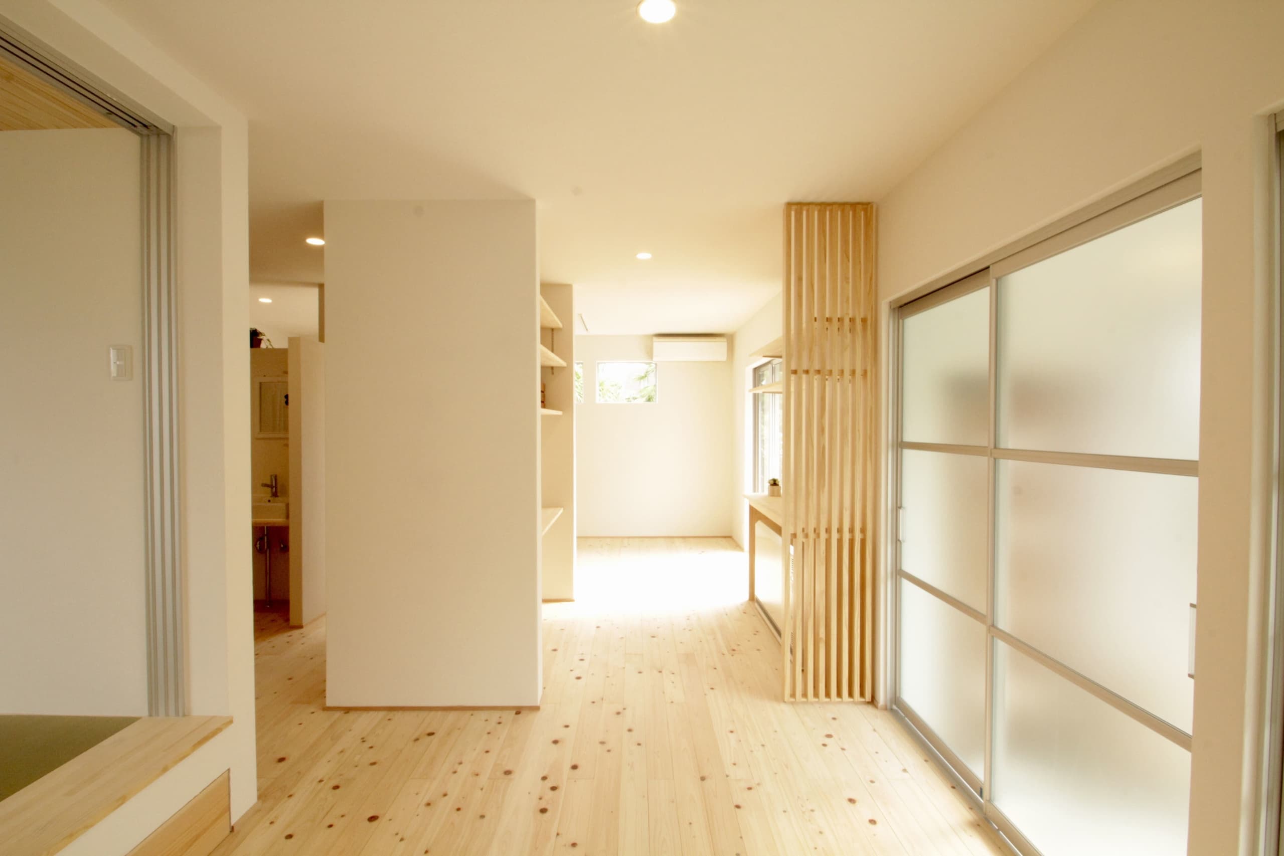 自然光がやさしく満ちる室内